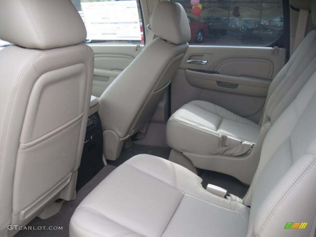 Cashmere/Cocoa Interior 2011 Cadillac Escalade ESV Luxury AWD Photo #39122326