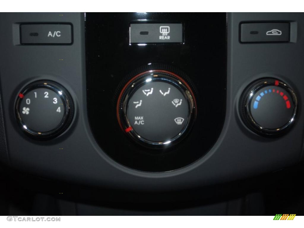 2011 Kia Forte EX Controls Photo #39124035