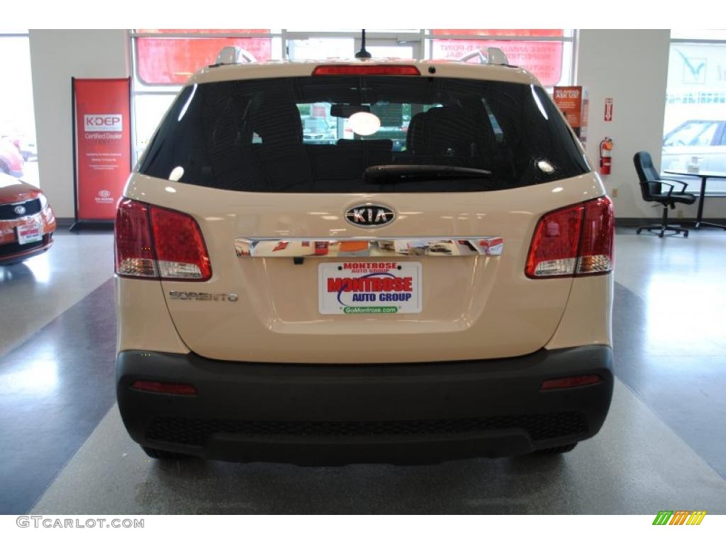 2011 Sorento LX - Snow White Pearl / Beige photo #6