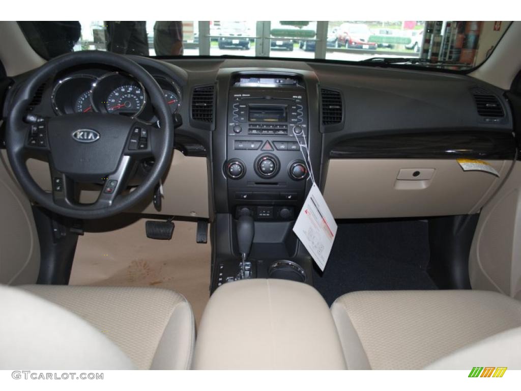 2011 Sorento LX - Snow White Pearl / Beige photo #13