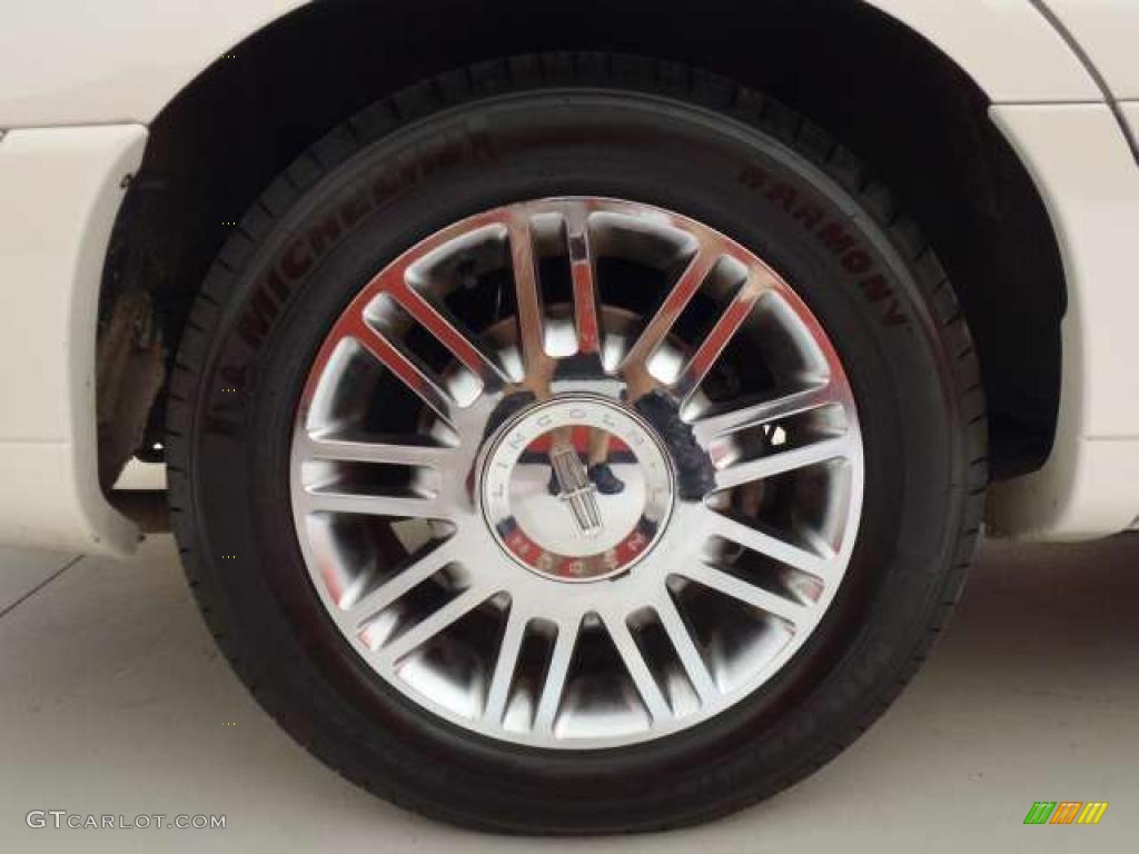 2006 Lincoln Town Car Signature Limited Wheel Photo #39125295