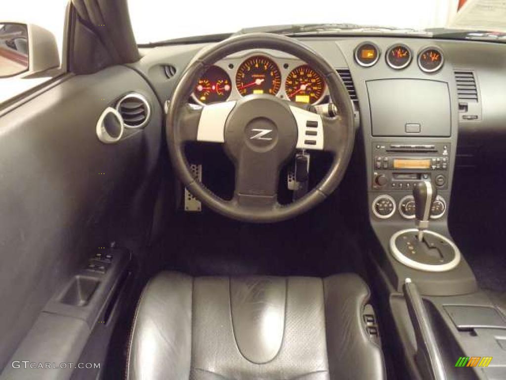 2004 Nissan 350Z Touring Roadster Charcoal Dashboard Photo #39125656