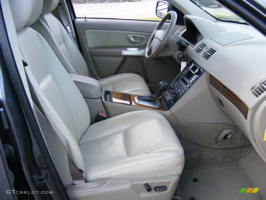 Taupe Interior 2005 Volvo XC90 2.5T Photo #39126379