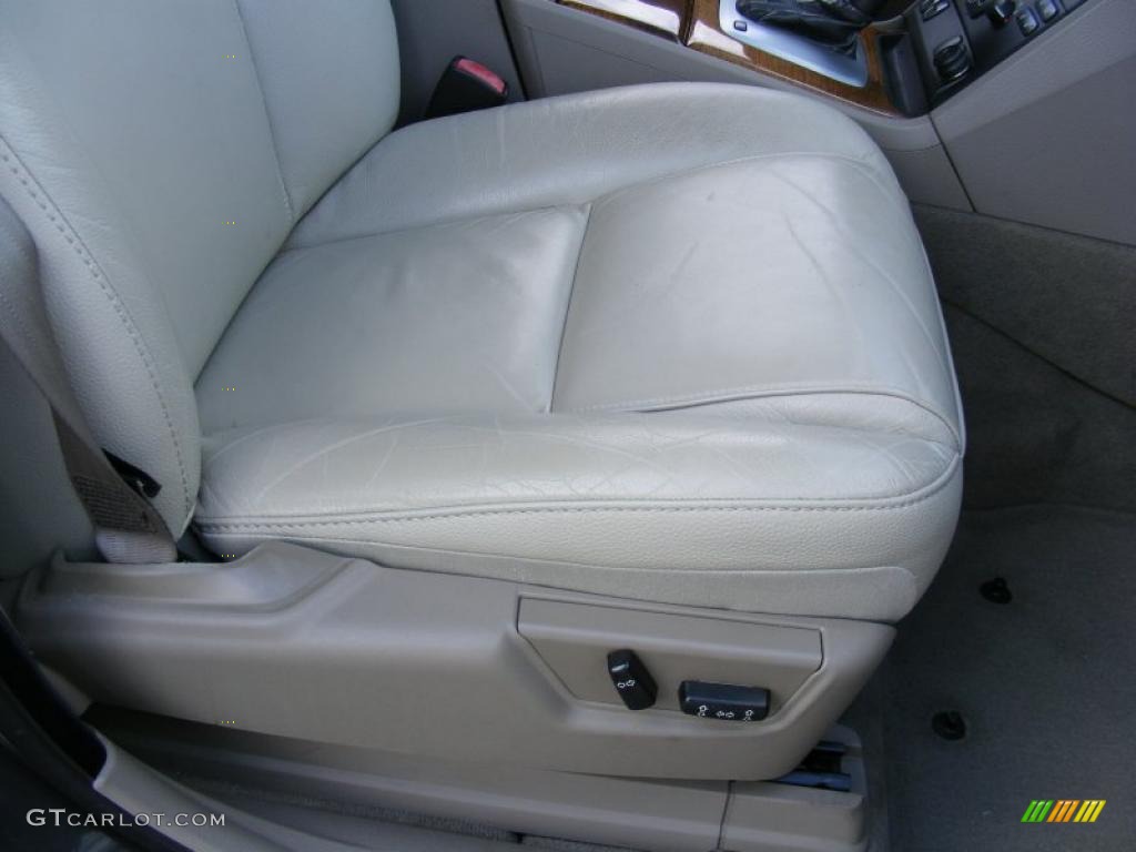Taupe Interior 2005 Volvo XC90 2.5T Photo #39126395