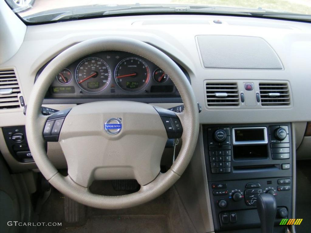 2005 Volvo XC90 2.5T Taupe Dashboard Photo #39126411