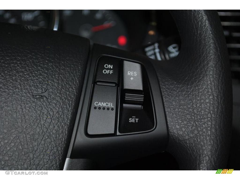 2011 Kia Sorento LX Controls Photo #39126603