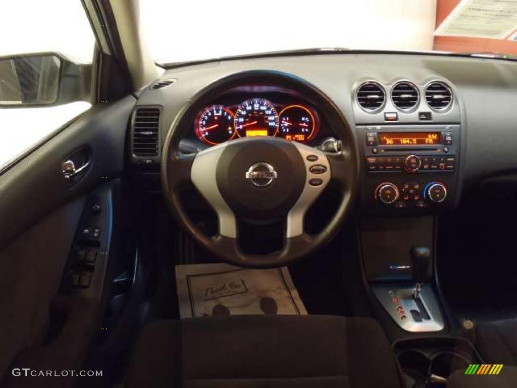 2008 Nissan Altima 2.5 S Charcoal Dashboard Photo #39126699