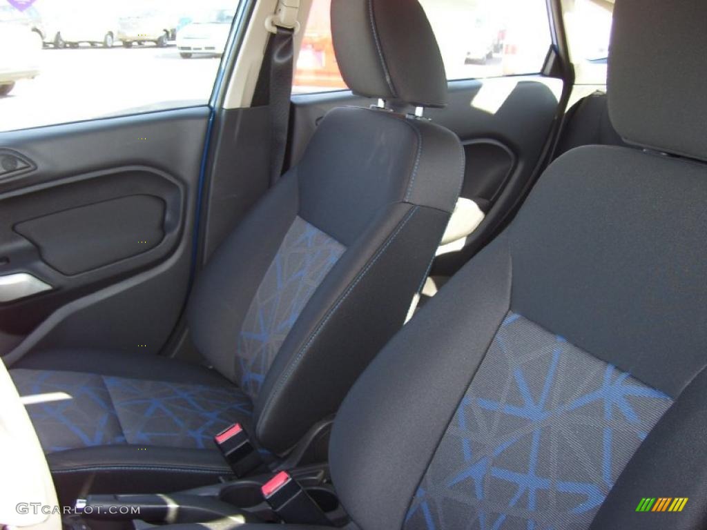 Charcoal Black/Blue Cloth Interior 2011 Ford Fiesta SE Sedan Photo #39127371