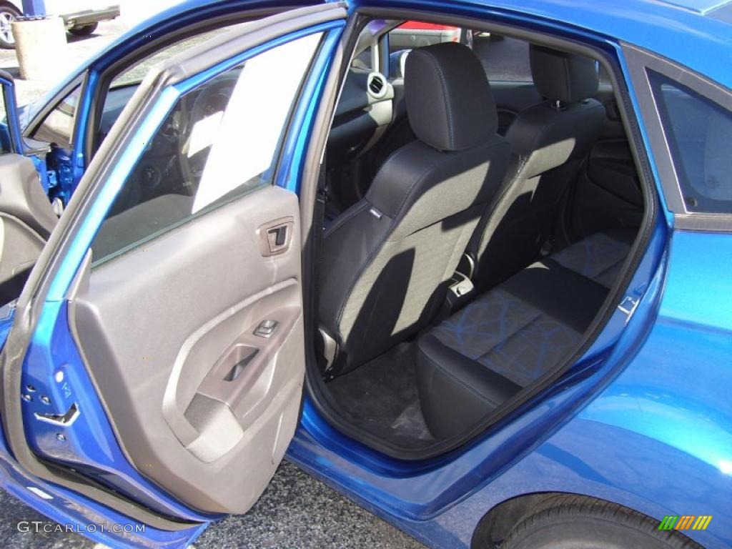 Charcoal Black/Blue Cloth Interior 2011 Ford Fiesta SE Sedan Photo #39127447