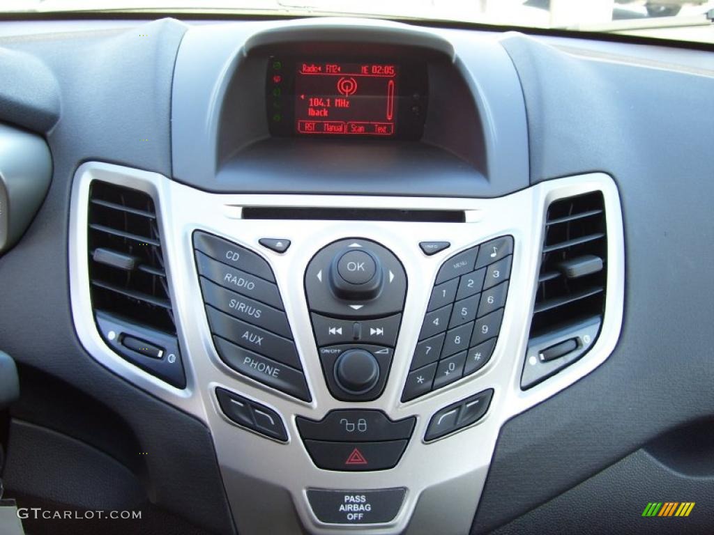 2011 Ford Fiesta SE Sedan Controls Photo #39127607