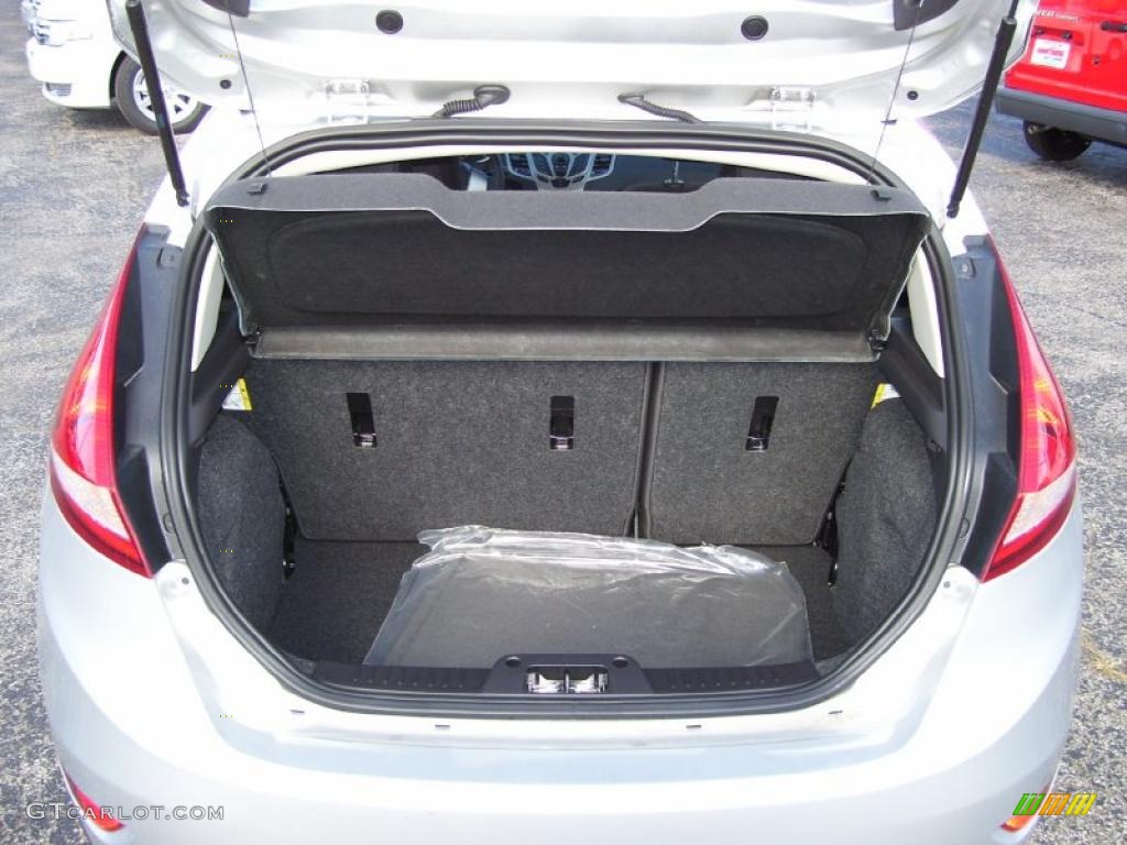 2011 Ford Fiesta SE Hatchback Trunk Photo #39128787