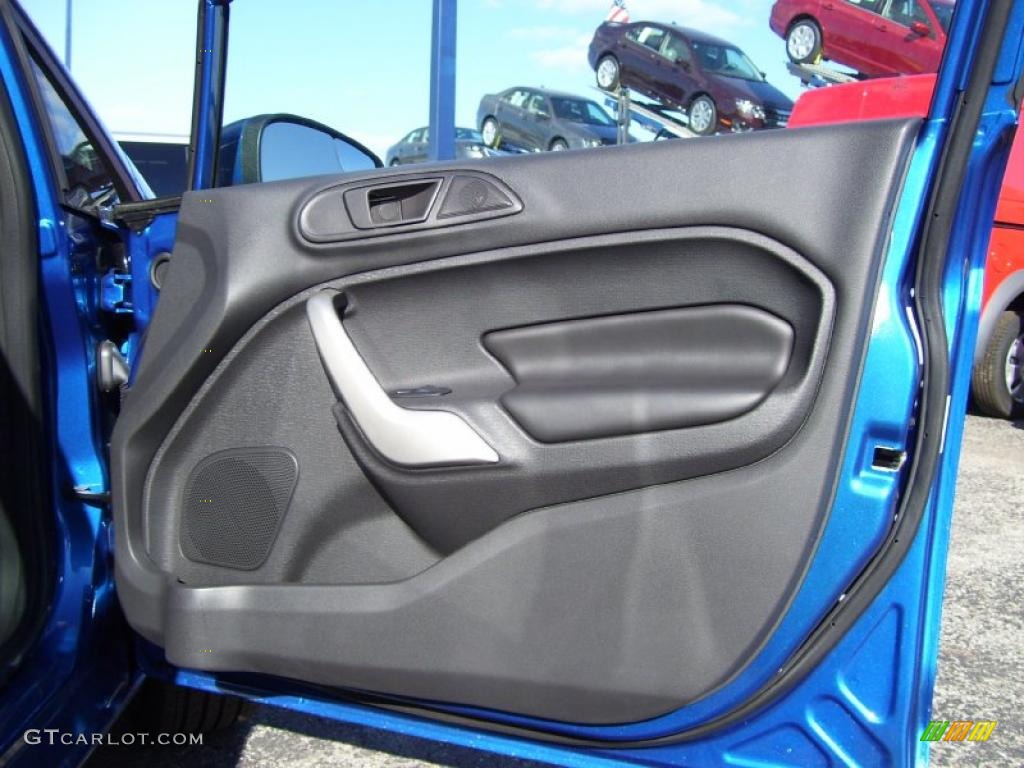 2011 Ford Fiesta SEL Sedan Charcoal Black Leather Door Panel Photo #39129127