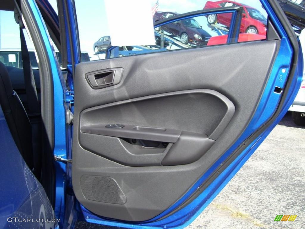 2011 Ford Fiesta SEL Sedan Charcoal Black Leather Door Panel Photo #39129139