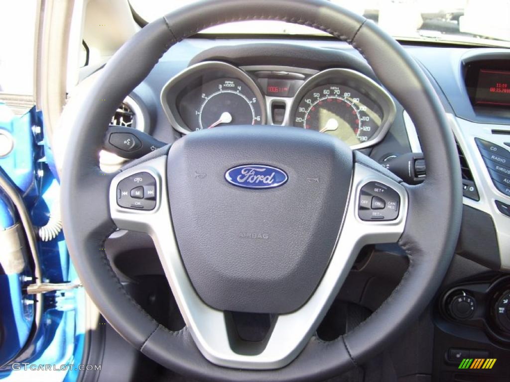 2011 Ford Fiesta SEL Sedan Charcoal Black Leather Steering Wheel Photo #39129295