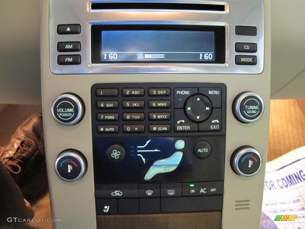 2010 Volvo S80 3.2 Controls Photo #39129511