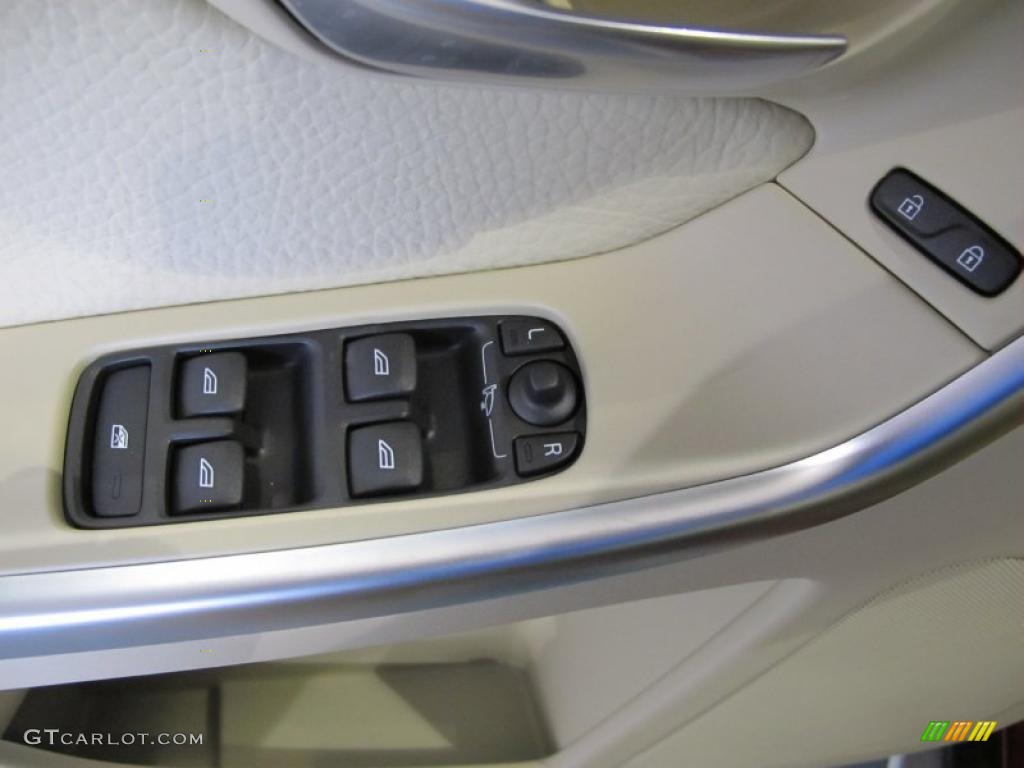 2011 Volvo XC60 3.2 Controls Photo #39129975