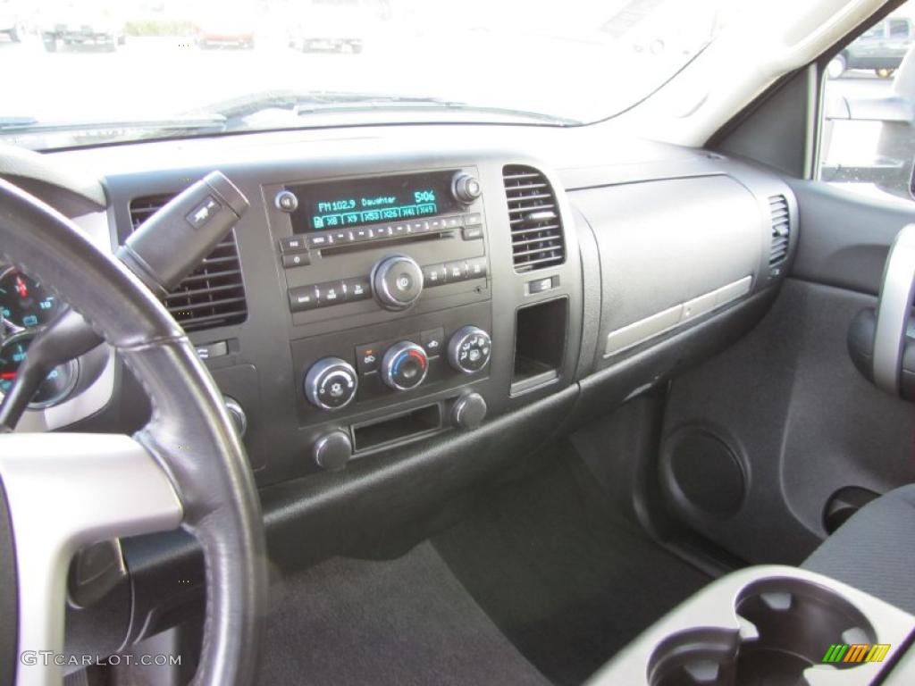 2008 GMC Sierra 3500HD SLE Crew Cab 4x4 Dashboard Photos