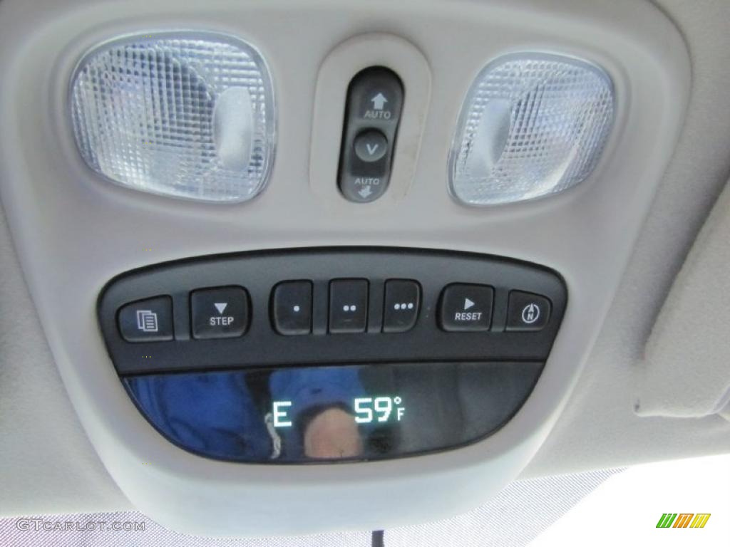 2007 Dodge Ram 3500 Laramie Quad Cab 4x4 Dually Controls Photo #39130639