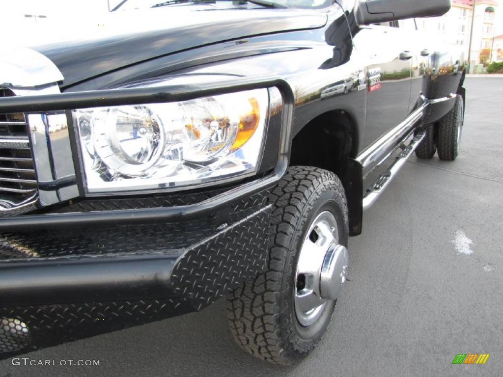 2007 Ram 3500 Laramie Quad Cab 4x4 Dually - Brilliant Black Crystal Pearl / Medium Slate Gray photo #18