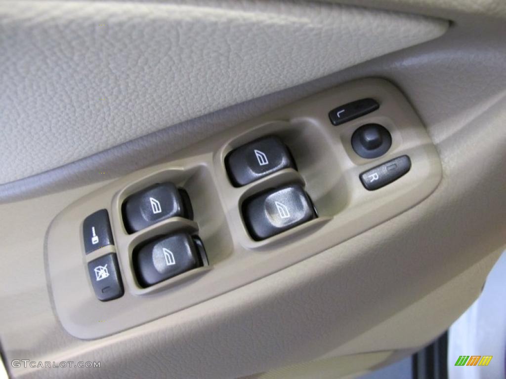 2011 Volvo XC90 3.2 Controls Photo #39130891