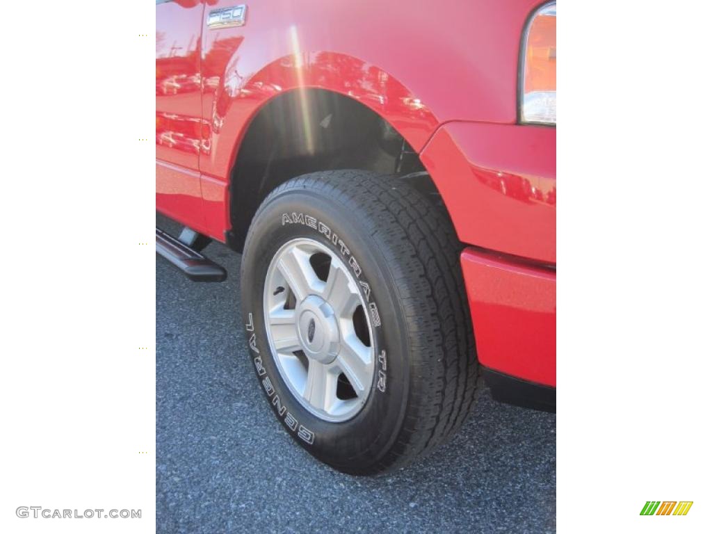 2005 F150 STX SuperCab 4x4 - Bright Red / Medium Flint Grey photo #4