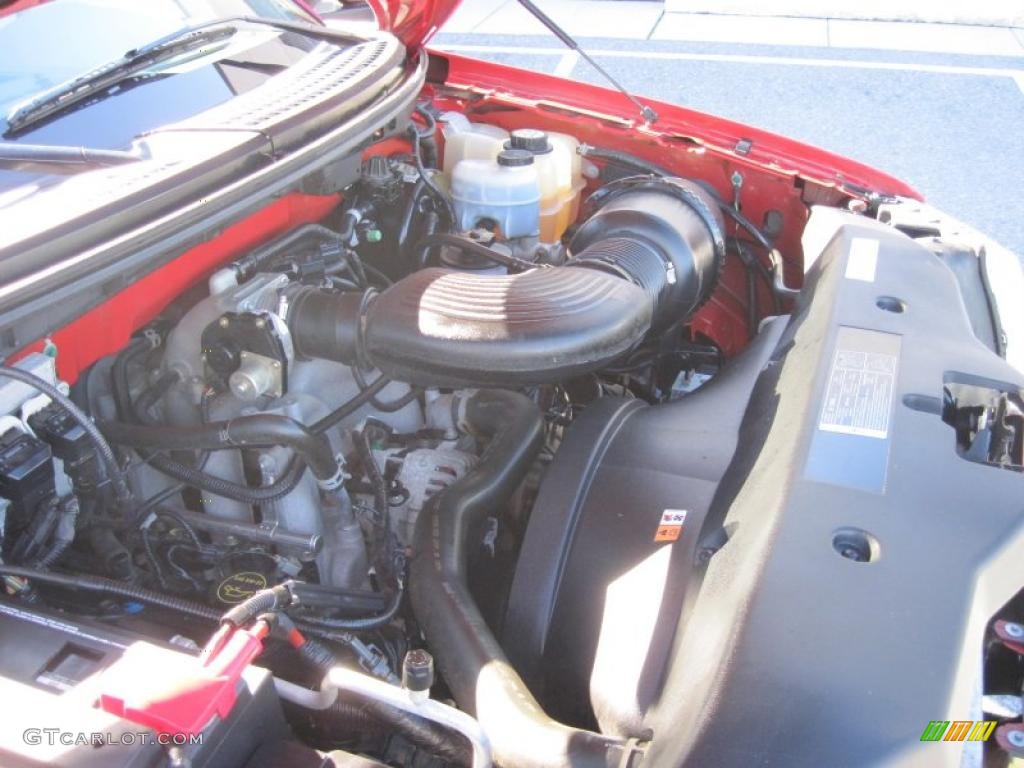 2005 F150 STX SuperCab 4x4 - Bright Red / Medium Flint Grey photo #9
