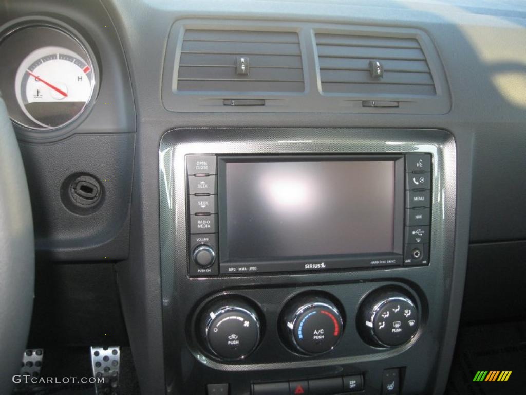 2010 Dodge Challenger R/T Classic Furious Fuchsia Edition Controls Photo #39132187