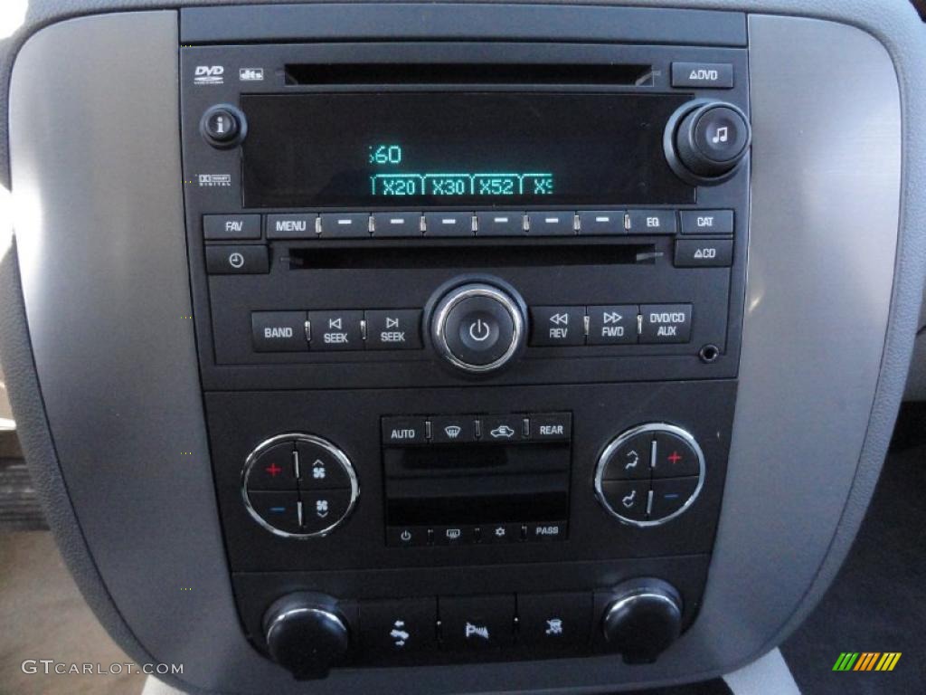 2010 GMC Yukon XL SLT 4x4 Controls Photo #39133291
