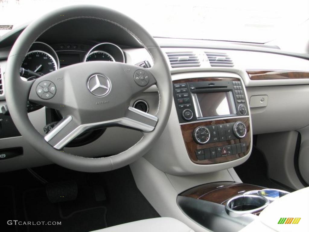 2011 Mercedes-Benz R 350 4Matic Ash Dashboard Photo #39133843