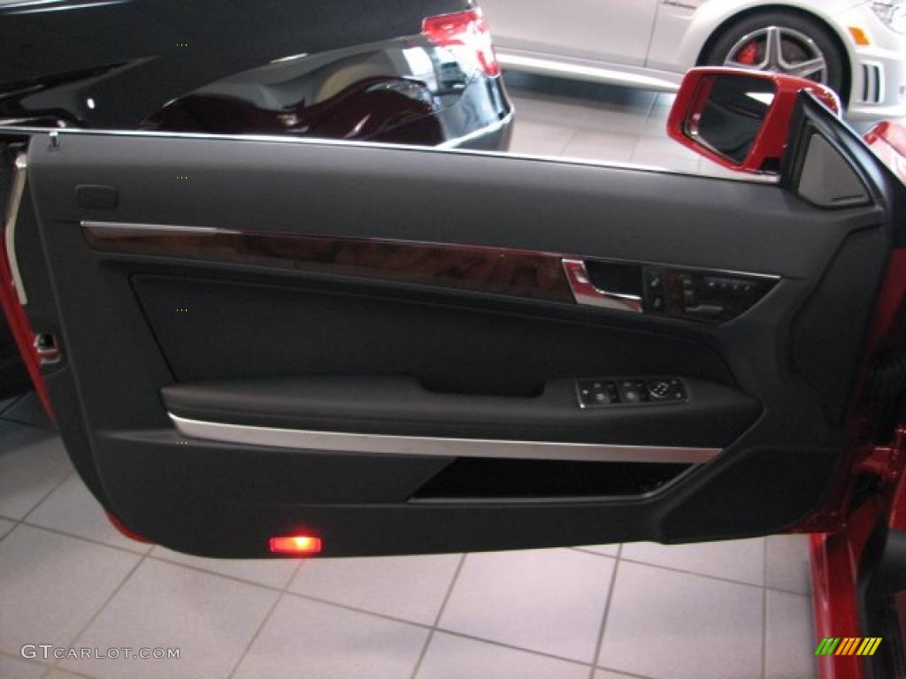 2011 Mercedes-Benz E 550 Cabriolet Black Door Panel Photo #39134071
