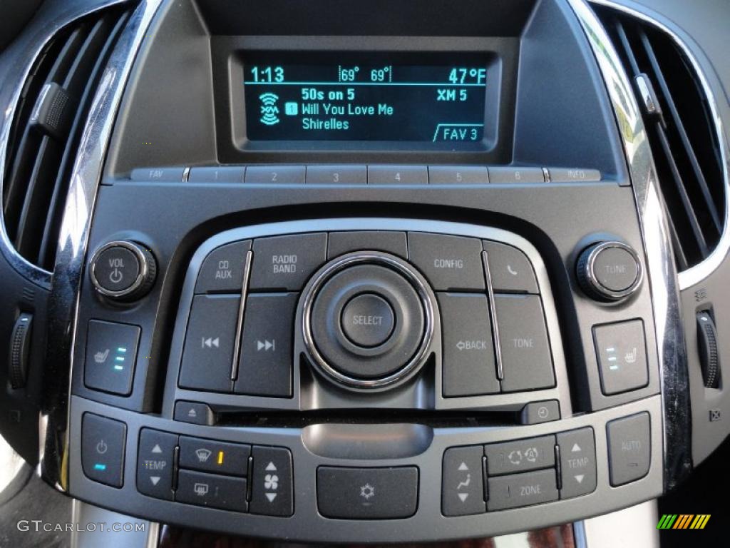 2010 Buick LaCrosse CXL Controls Photo #39134123
