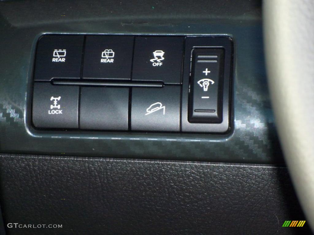 2011 Kia Sorento SX V6 AWD Controls Photo #39134839