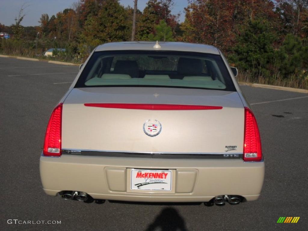 Vanille Latte Metallic 2011 Cadillac DTS Standard DTS Model Exterior Photo #39136578
