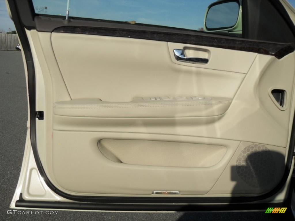 2011 Cadillac DTS Standard DTS Model Shale/Cocoa Accents Door Panel Photo #39136690
