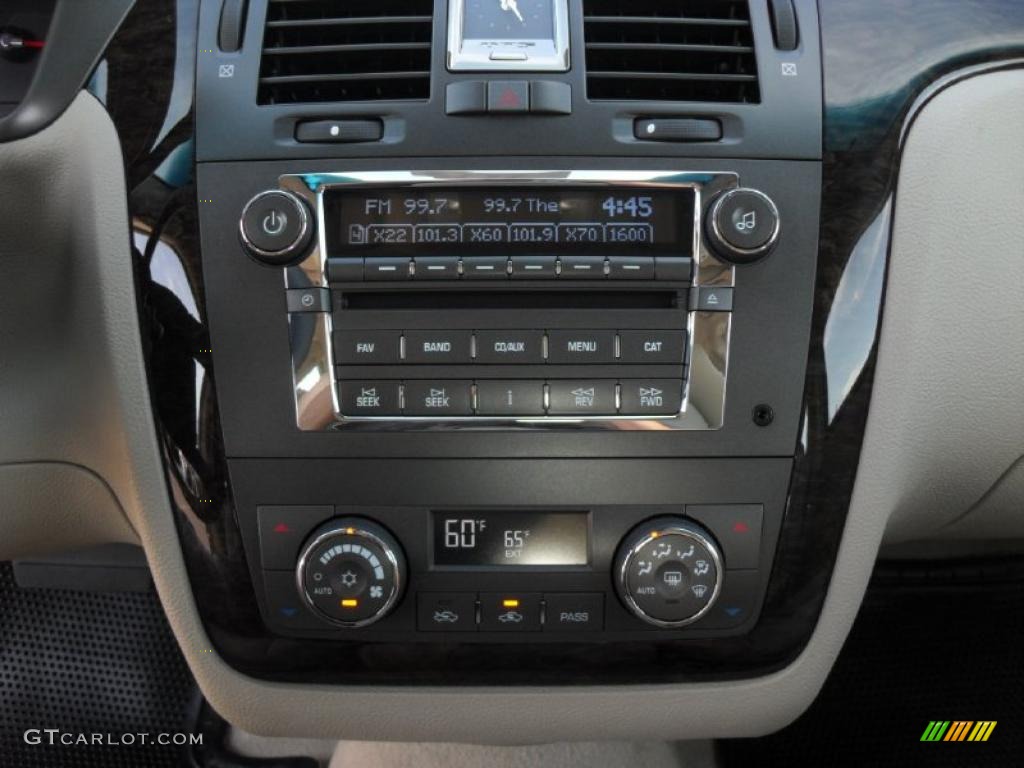 2011 Cadillac DTS Standard DTS Model Controls Photo #39136742