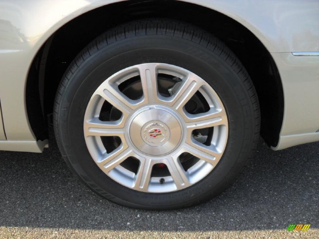 2011 Cadillac DTS Standard DTS Model Wheel Photo #39136890