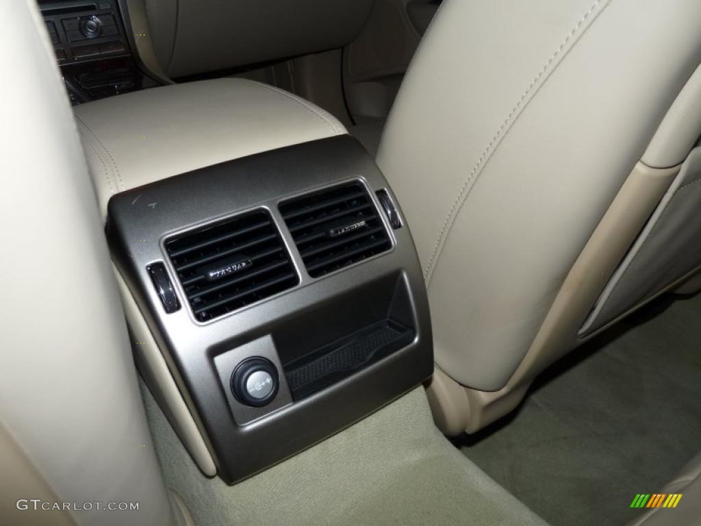 2010 Jaguar XF Premium Sport Sedan Controls Photo #39137490