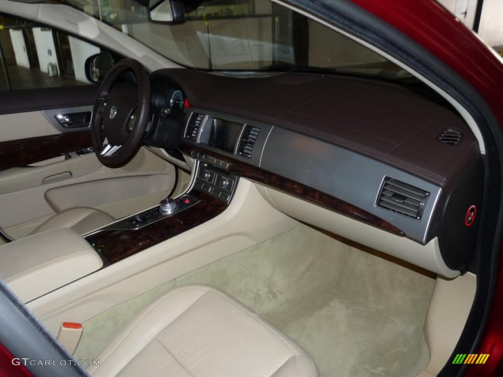 2010 Jaguar XF Premium Sport Sedan Barley Dashboard Photo #39137534