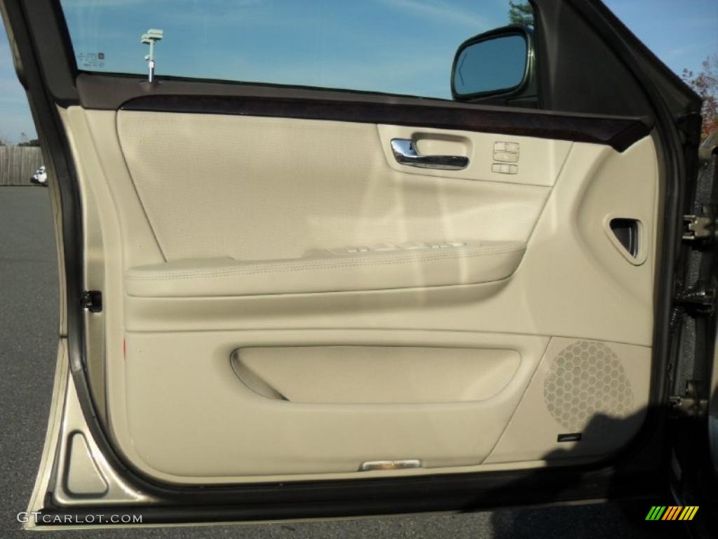 2011 Cadillac DTS Premium Shale/Cocoa Accents Door Panel Photo #39137946