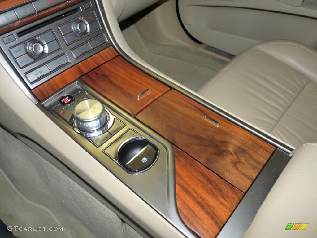 2009 Jaguar XF Luxury Controls Photo #39138310