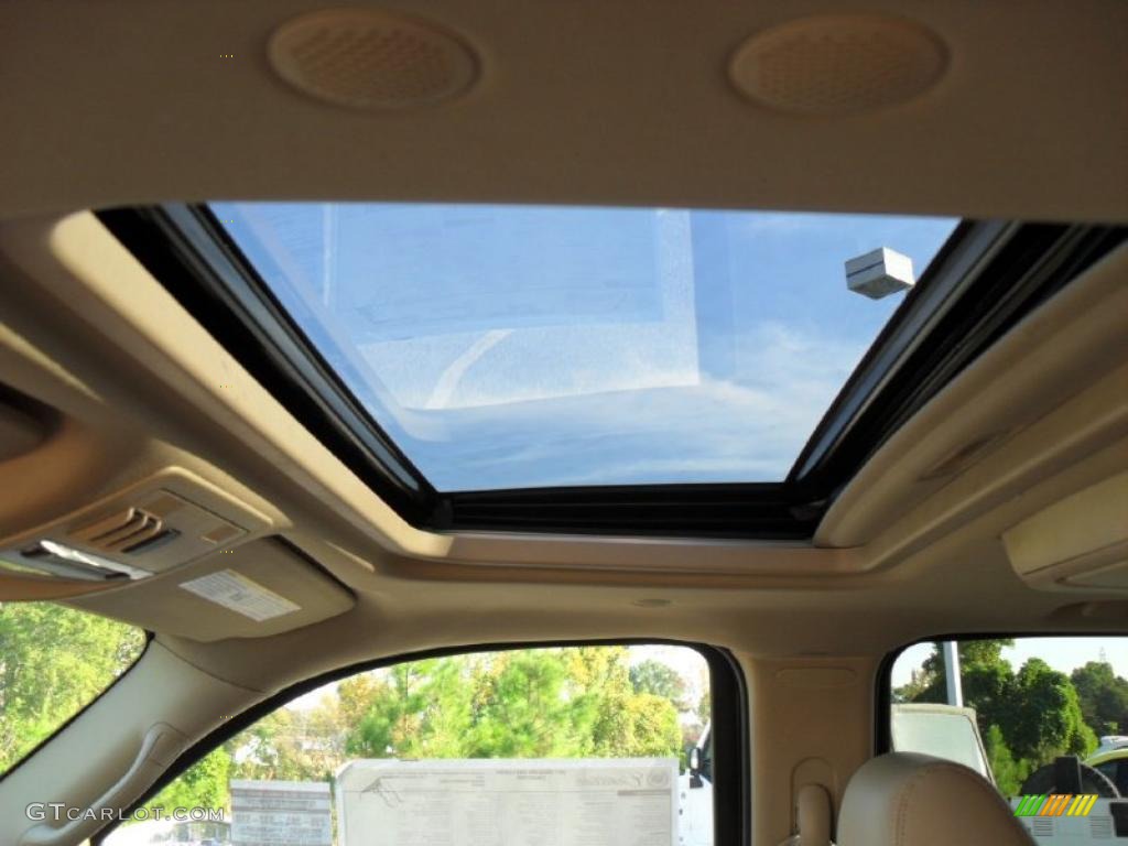2011 Cadillac Escalade Luxury AWD Sunroof Photo #39139310