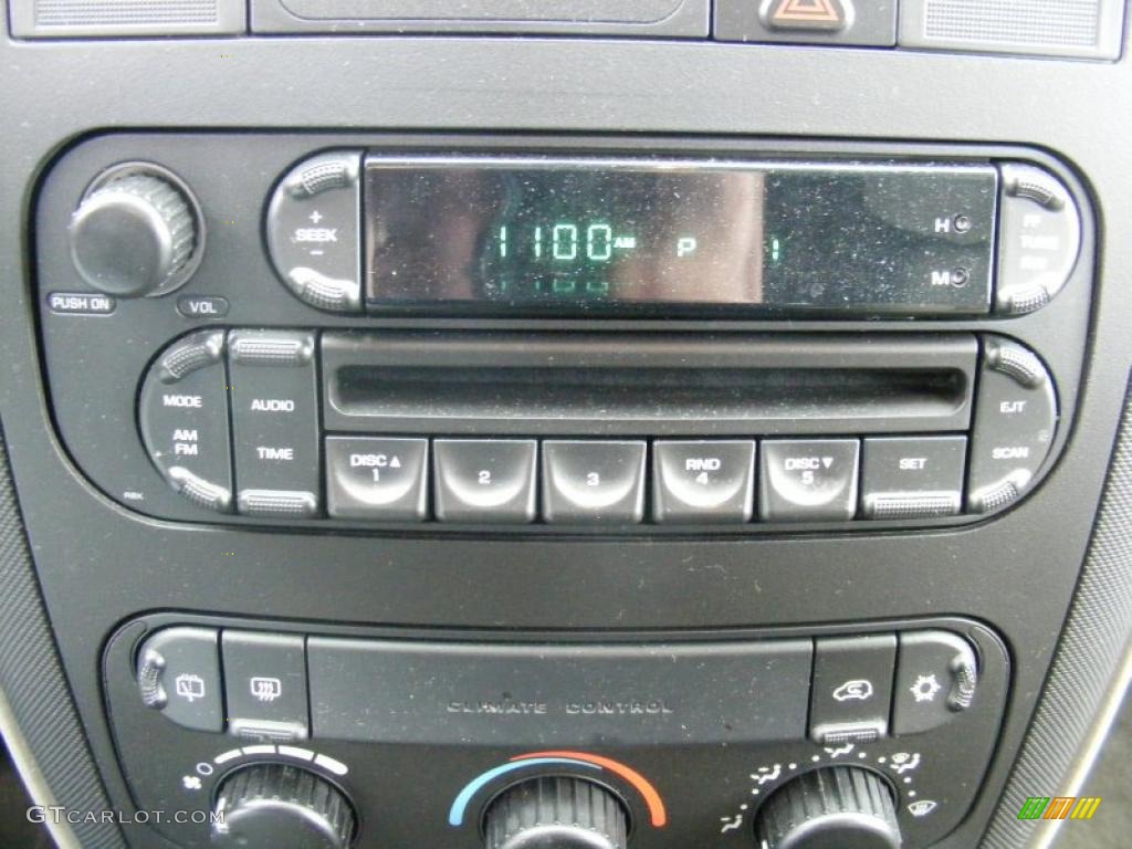 2007 Dodge Caravan SE Controls Photo #39140398