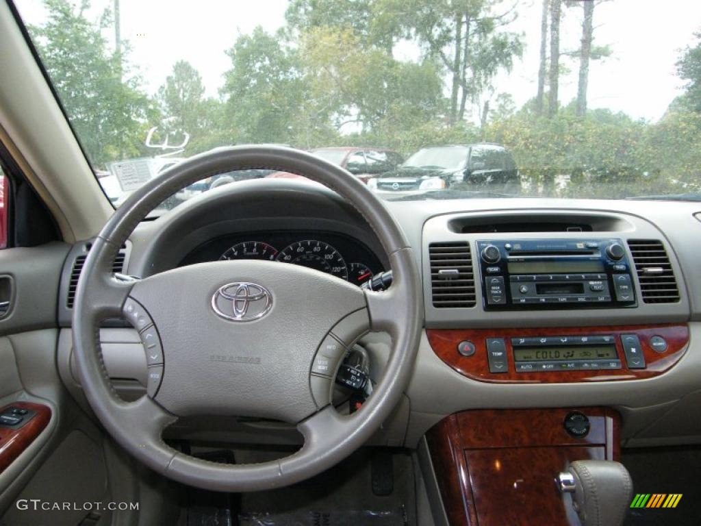 2005 Toyota Camry XLE V6 Gray Dashboard Photo #39141054