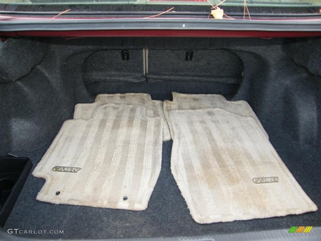 2005 Toyota Camry XLE V6 Trunk Photos