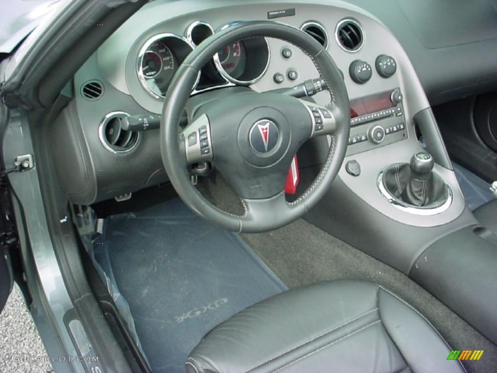 2007 Pontiac Solstice GXP Roadster Ebony Dashboard Photo #39141358