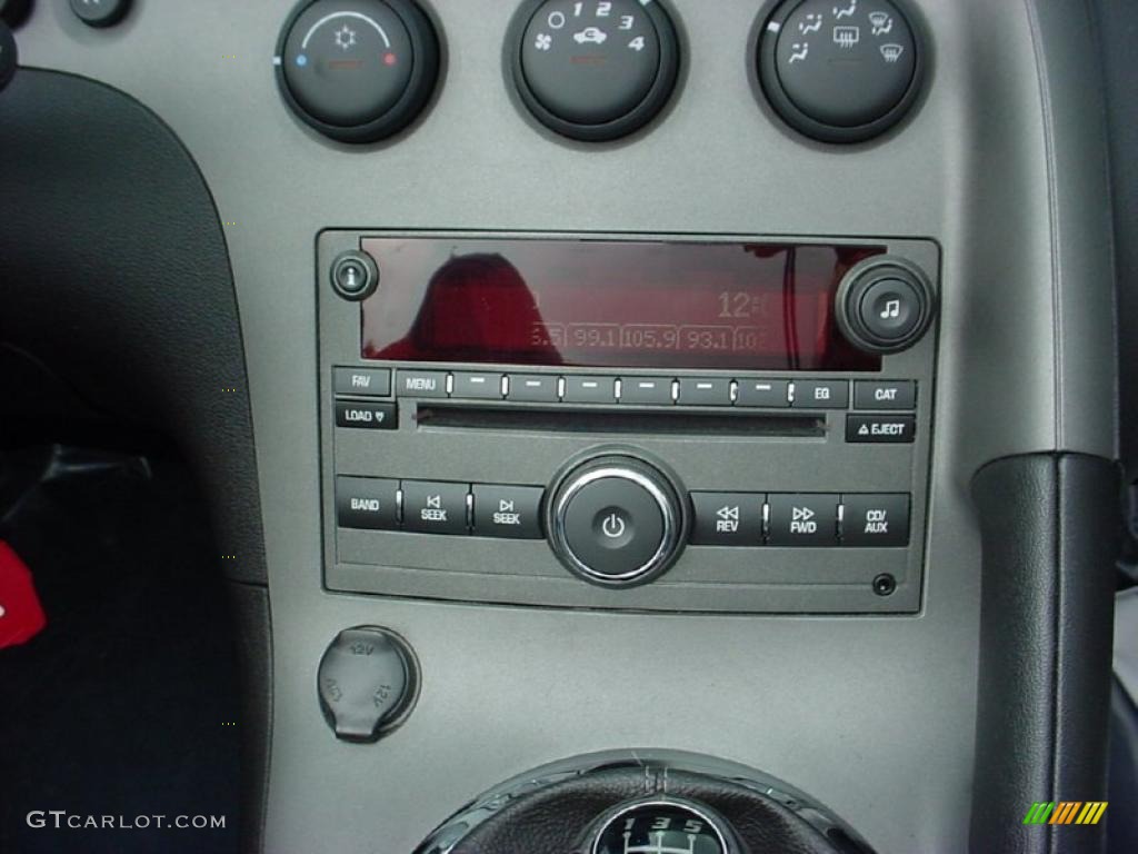2007 Pontiac Solstice GXP Roadster Controls Photo #39141422