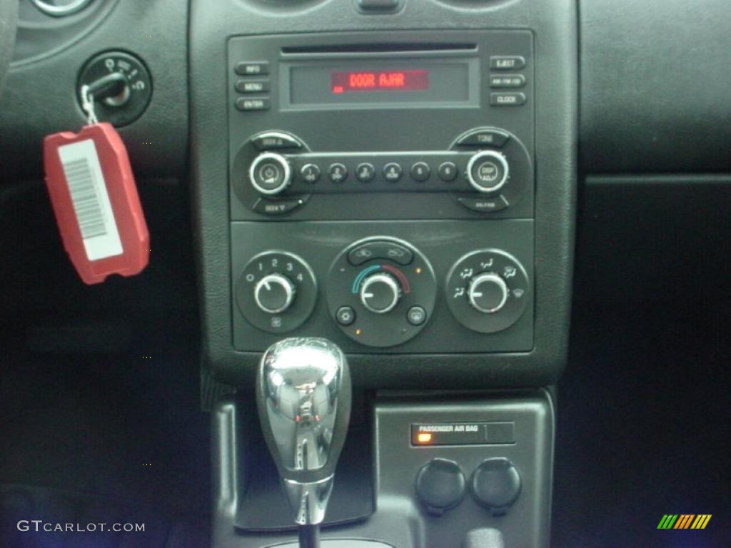 2007 Pontiac G6 V6 Sedan Controls Photo #39141998