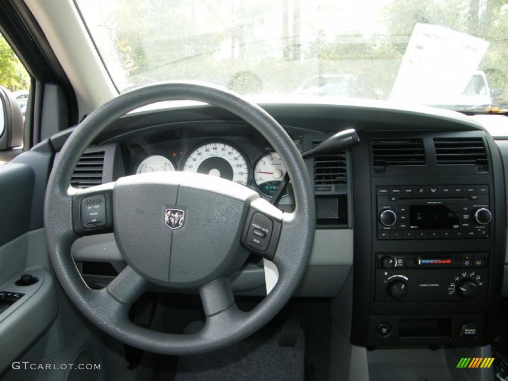 2008 Dodge Durango SXT Controls Photo #39142058