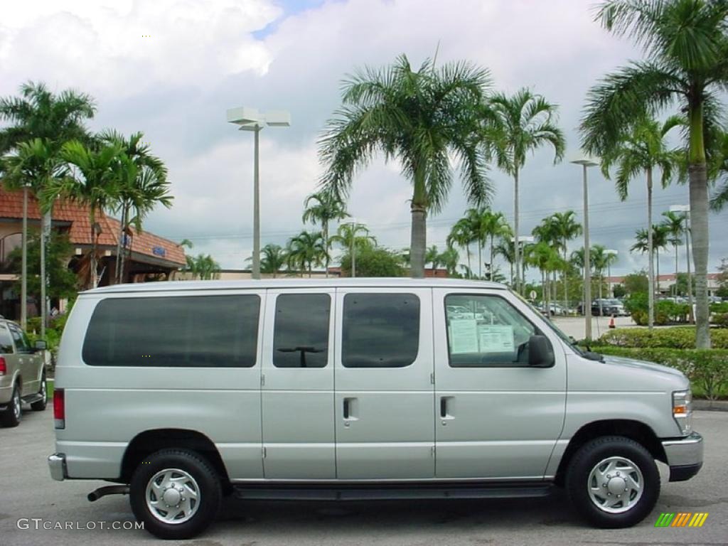 Ingot Silver Metallic 2010 Ford E Series Van E350 XLT Passenger Exterior Photo #39142518