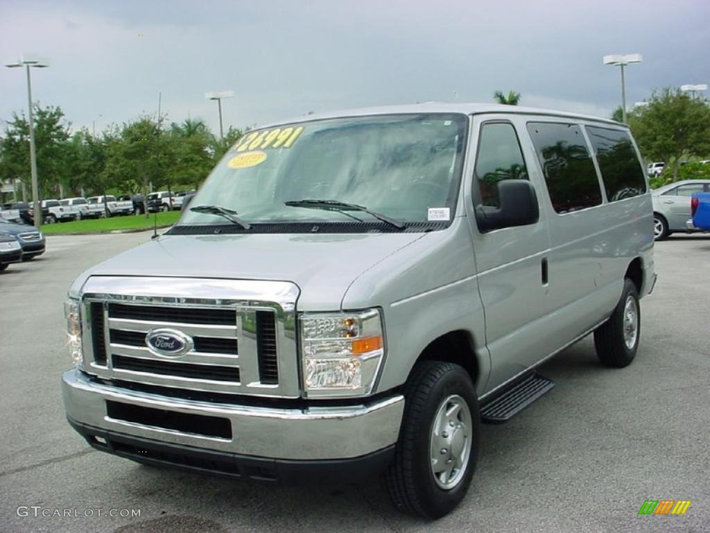 Ingot Silver Metallic 2010 Ford E Series Van E350 XLT Passenger Exterior Photo #39142666